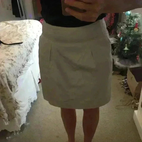 Banana Republic beige Tulip skirt - Picture 8 of 8